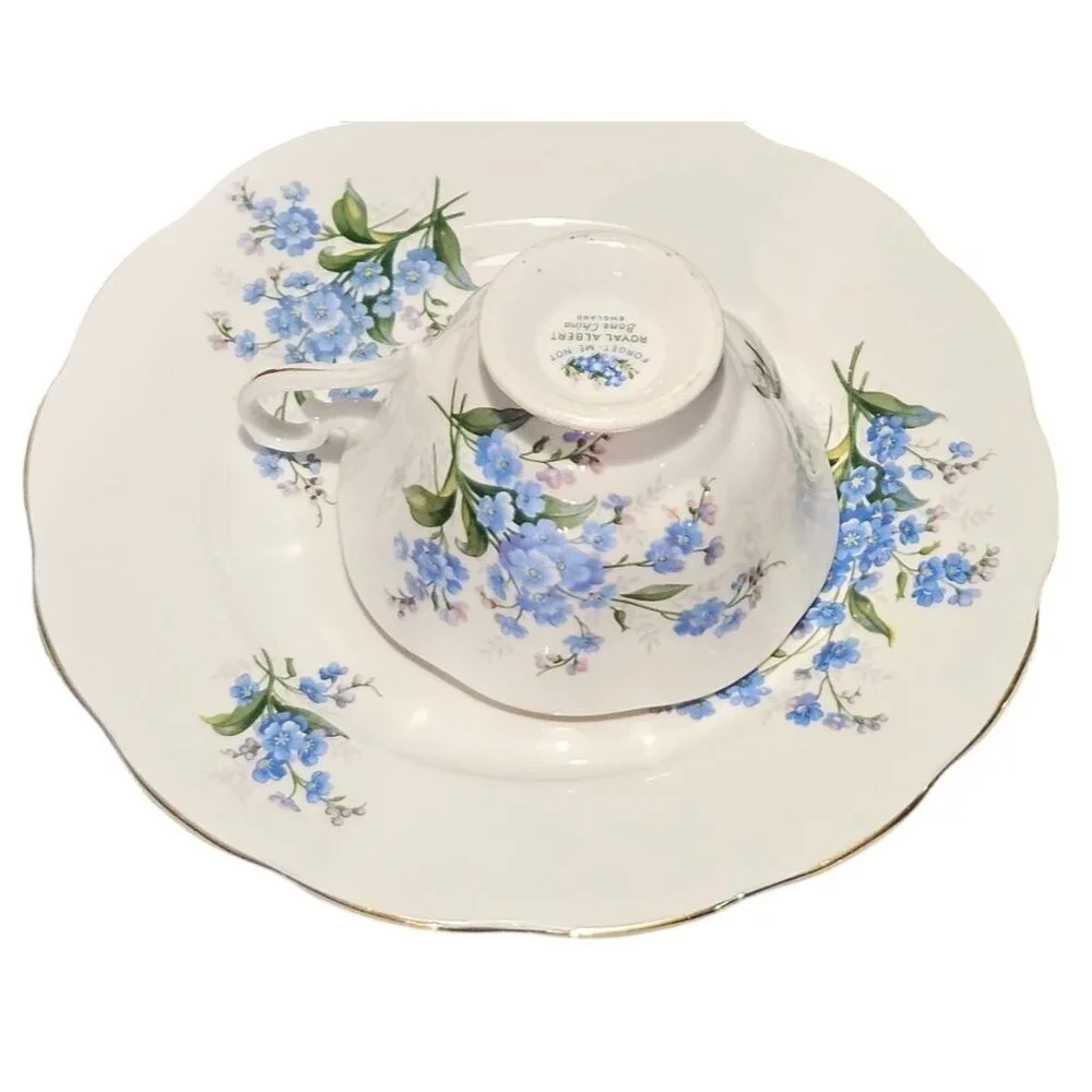 Royal Albert sophisticated teacup